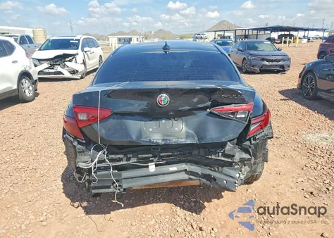 2019 Alfa Romeo Giulia z USA, uszkodzony, nr VIN ZARFAMAN8K7620054